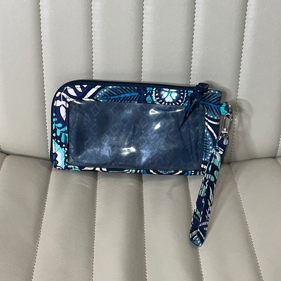 Vera Bradley Blue Island Medallion Large Zip Around Phone Wristlet 8"x4.5" NWOT - Picture 5 of 13